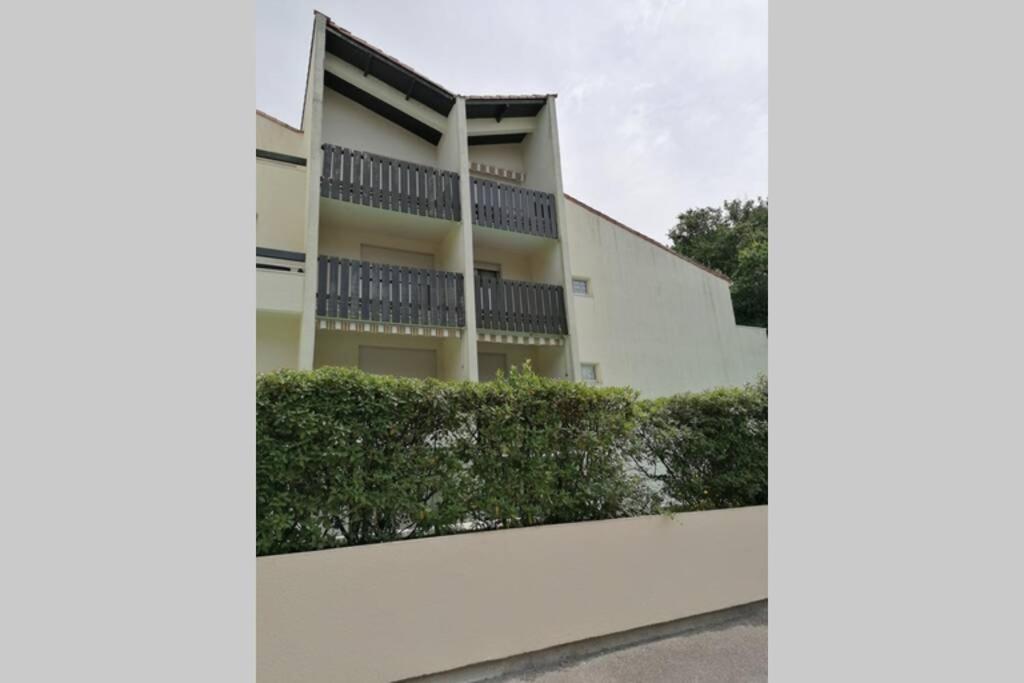 Agreable Studio Avec Terrasse A150M De La Plage Apartment Saint-Georges-de-Didonne Ngoại thất bức ảnh