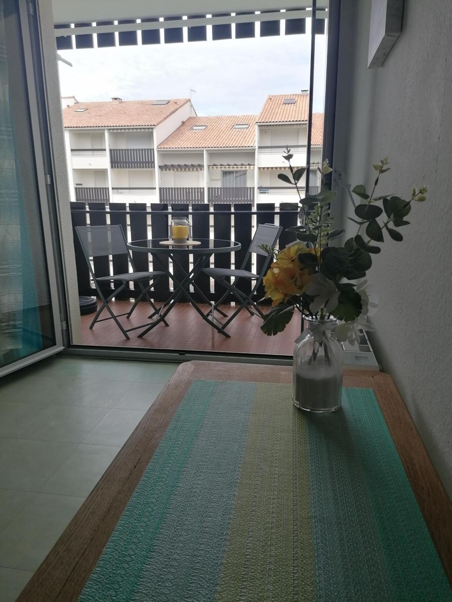 Agreable Studio Avec Terrasse A150M De La Plage Apartment Saint-Georges-de-Didonne Ngoại thất bức ảnh